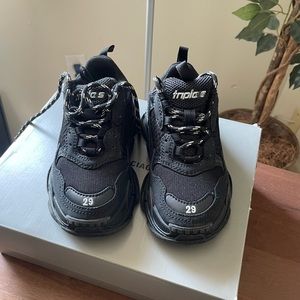 Balenciaga Triple S Kids size 29 EURO 11 US LIKE NEW